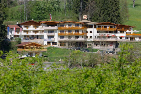 <h5>Tirol - Wilder Kaiser: 2P/6T HP; Hotel**** Berghof, Söll</h5>